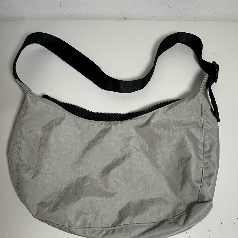Baggu Medium Crescent Nylon Bag Gray Crossbody Adjustable Strap